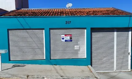 Ótima casa no centro da cidade de álvares machado próximo ao poupa tempo da cidade e do supermercado estrela