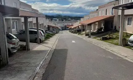 Casa com 2 dormitórios à venda, 100 m² por R$ 245.000,00 - Vila São Geraldo - São José dos Campos/SP