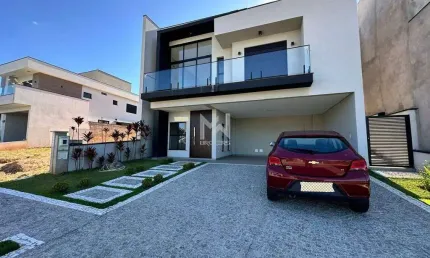 Casa sobrado à venda no Loteamento Residencial Mont'Alcino em Valinhos - SP.