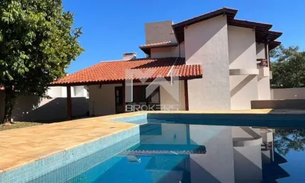 Casa à venda no Condomínio Estância Marambaia em Vinhedo - SP.