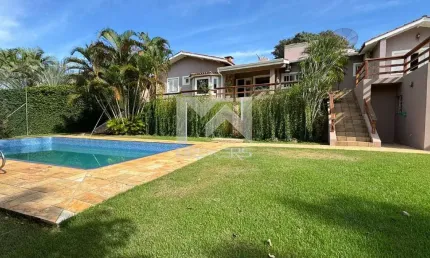 Casa térrea à venda no Condomínio Marambaia em Vinhedo - SP