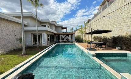 Casa com 03 quartos no Residencial Campo de Toscana em Vinhedo - SP.