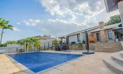 Casa térrea à venda no Condomínio Marambaia em Vinhedo - SP
