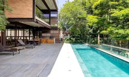 Casa MOBILIADA à venda no Condomínio Estância Marambaia em Vinhedo - SP