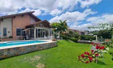 Casa térrea à venda no Condomínio Marambaia em Vinhedo - SP