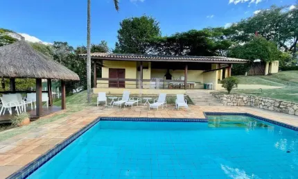 Chácara à venda no Condomínio Chácaras do Lago em Vinhedo - SP