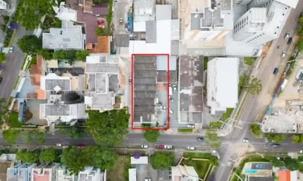 Terreno à venda na Rua Amazonas, 721, Água Verde, Curitiba