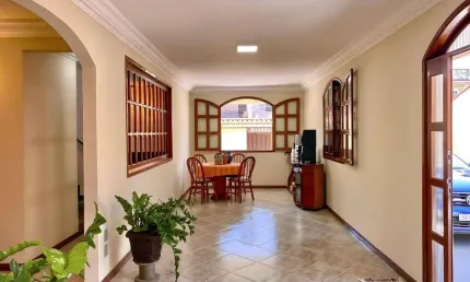 Casa para Venda em Guarapari, Itapebussu, 4 dormitórios, 1 suíte, 3 banheiros, 3 vagas