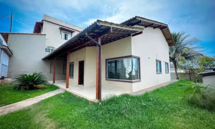 Casa para Venda em Guarapari, Itapebussu, 3 dormitórios, 1 suíte, 2 banheiros, 2 vagas