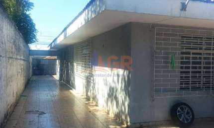Casa para Venda em Curitiba, Parolin, 4 dormitórios, 3 banheiros, 5 vagas