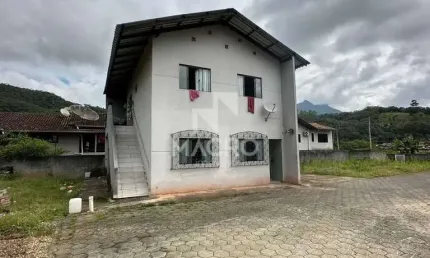 Terreno contendo 2 apartamentos | Guaramirim | Ilha da Figueira