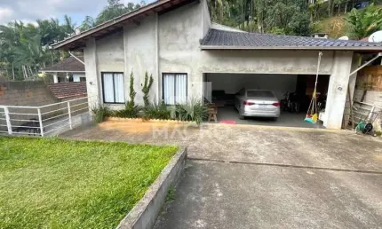 Casa | Ilha da Figueira | 3 quartos (1 suíte) | 186m²