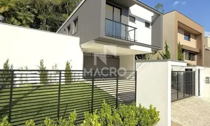 Casa no Lot. Champs Elysee | Amizade | 4 suítes | 248m²