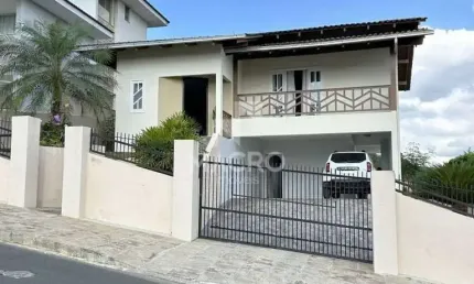 Casa | Amizade | 3 quartos ( sendo 1 suíte) | 192m² (378m² de terreno)