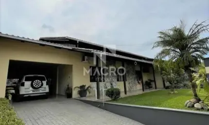 Casa com 4 quartos à venda no São Luís, Jaraguá do Sul 