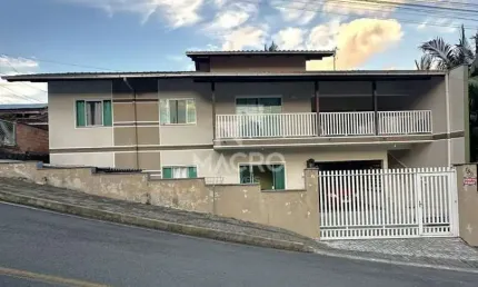Casa Sobrado | Barra do Rio Cerro | 6 quartos (2 suítes) | 248m²