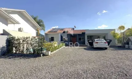 Casa com Piscina | Vila Nova | 2 quartos (1 suíte com closet) | 100m²