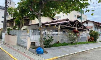 Casa com 3 quartos à venda em Bombas, Bombinhas 