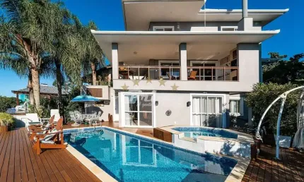 Casa com 5 quartos à venda no Centro, Bombinhas 