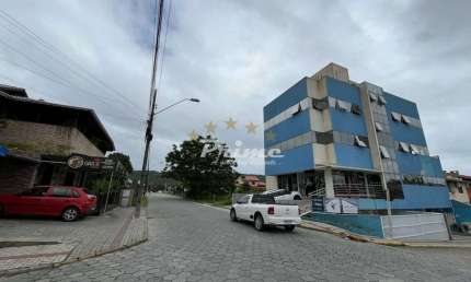 Prédio residencial com salas comerciais á venda - Bairro Bombas - Bombinhas/SC