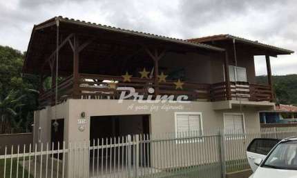 Casa á Venda - Apenas 90m da Praia de Zimbros - Bombinhas/SC