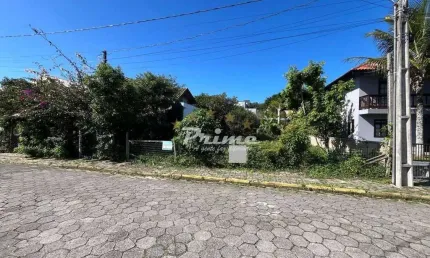 Terreno Próximo à Prefeitura no José Amândio - Bombinhas/SC