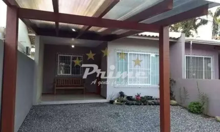 Casa Geminada á Venda no Bairro Zimbros - 2 Quartos(1 Suíte) - Bombinhas/SC