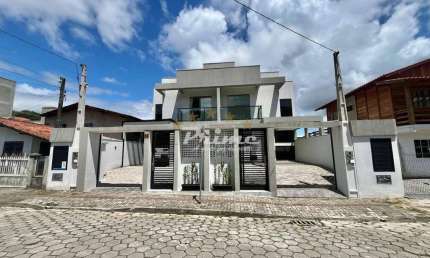 Sobrado Mobiliado á Venda no Bairro José Amândio - Bombinhas/SC