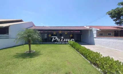 Casa a apenas 400m do Mar à Venda em Zimbros - Bombinhas/SC