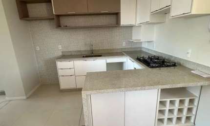 Apartamento semi mobiliado com 3 quartos para locação