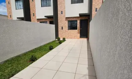 Maravilhoso sobrado no Conj. Habitacional Nova Ponta Grossa.