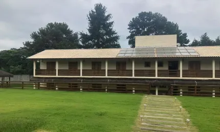 Pousada com 16 apartamentos (suítes) espaço gourmet com churrasqueira, forno de pizza salão de festas com cozinha industrial piscina canil casa sede e de caseiro Pousada a venda no bairro do Pinhal em