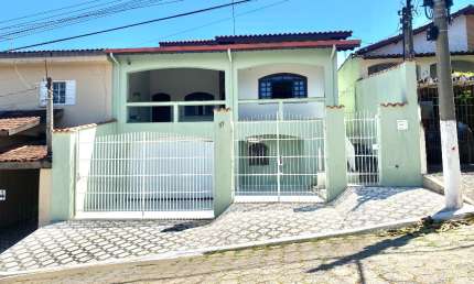 Casa com 3 quartos à venda na Rua Professor Glicério Rodrigues, 37, Jardim América, Caçapava