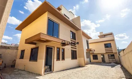 Sobrado com 3 dormitórios à venda, 150 m² por R$ 689.000,00 - Santa Cândida - Curitiba/PR