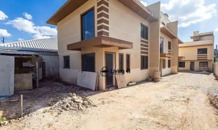 Sobrado com 3 dormitórios à venda, 150 m² por R$ 689.000 - Santa Cândida - Curitiba/PR