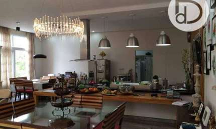 Casa com 4 quartos à venda, 989 m² por R$ 3.100.000 - Ville Chamonix - Itatiba/SP