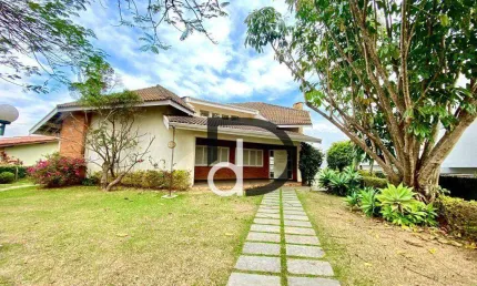 Casa com 3 dormitórios à venda, 411 m² por R$ 1.980.000,00 - Condomínio Marambaia - Vinhedo/SP
