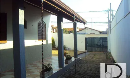 casa de 153m² com 2 Quartos, Suíte e Vagas Cobertas