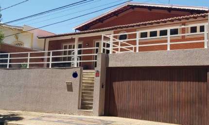 Casa à venda em Valinhos, R$900.000,00 - Aceita Permuta