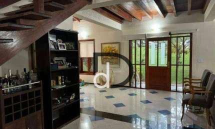 Casa com 3 quartos à venda, 296 m² por R$ 2.100.000