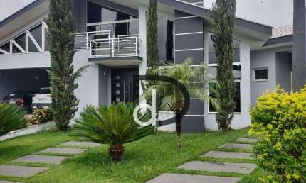 Casa com 4 Quartos e 5 banheiros à Venda, 302 m² por R$ 2.800.000