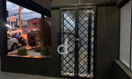 Sala com excelente localização na Av Brasil, com 77 m² em Vinhedo/ SP.