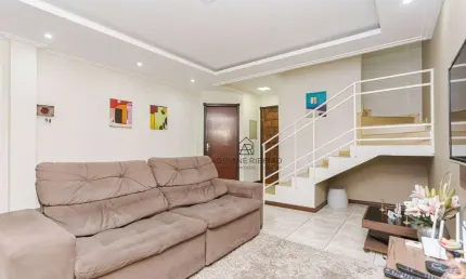 Sobrado com 4 dormitórios à venda, 141 m² por R$ 720.000,00 - Novo Mundo - Curitiba/PR
