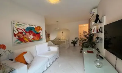 Lindo apartamento com 2 quarto. Sol da manhã e com vista livre