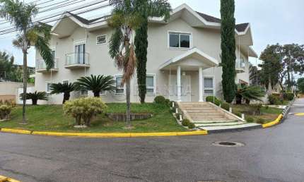 Belíssima  casa em Condomínio fechado, Villa Branca.