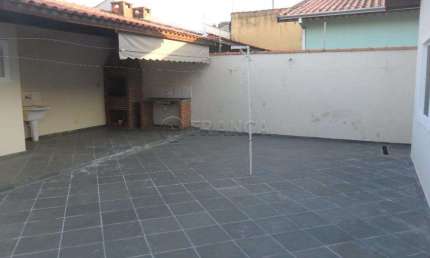 Casa de 03 dormitório a venda no Bairro Cidade Jardim