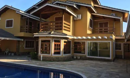 Casa 4 dormitórios sendo 2 suites bairro parque meia lua jacareí