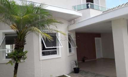 CASA 3 DORMITÓRIOS SENDO 1 SUITE BAIRRO VILLA BRANCA JACAREÍ