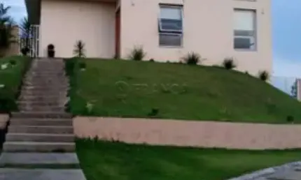 CASA EM CONDOMINIO 3 DORMITÓRIOS SENDO 1 SUÍTE - BANDEIRA BRANCA - JACAREÍ