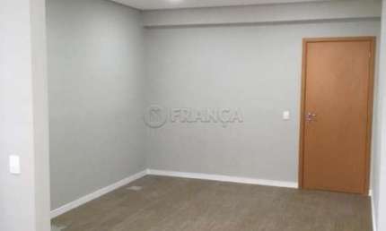 SALA COMERCIAL COM 28 m² BOULEVARD JACAREÍ OFFICE MALL - CENTRO